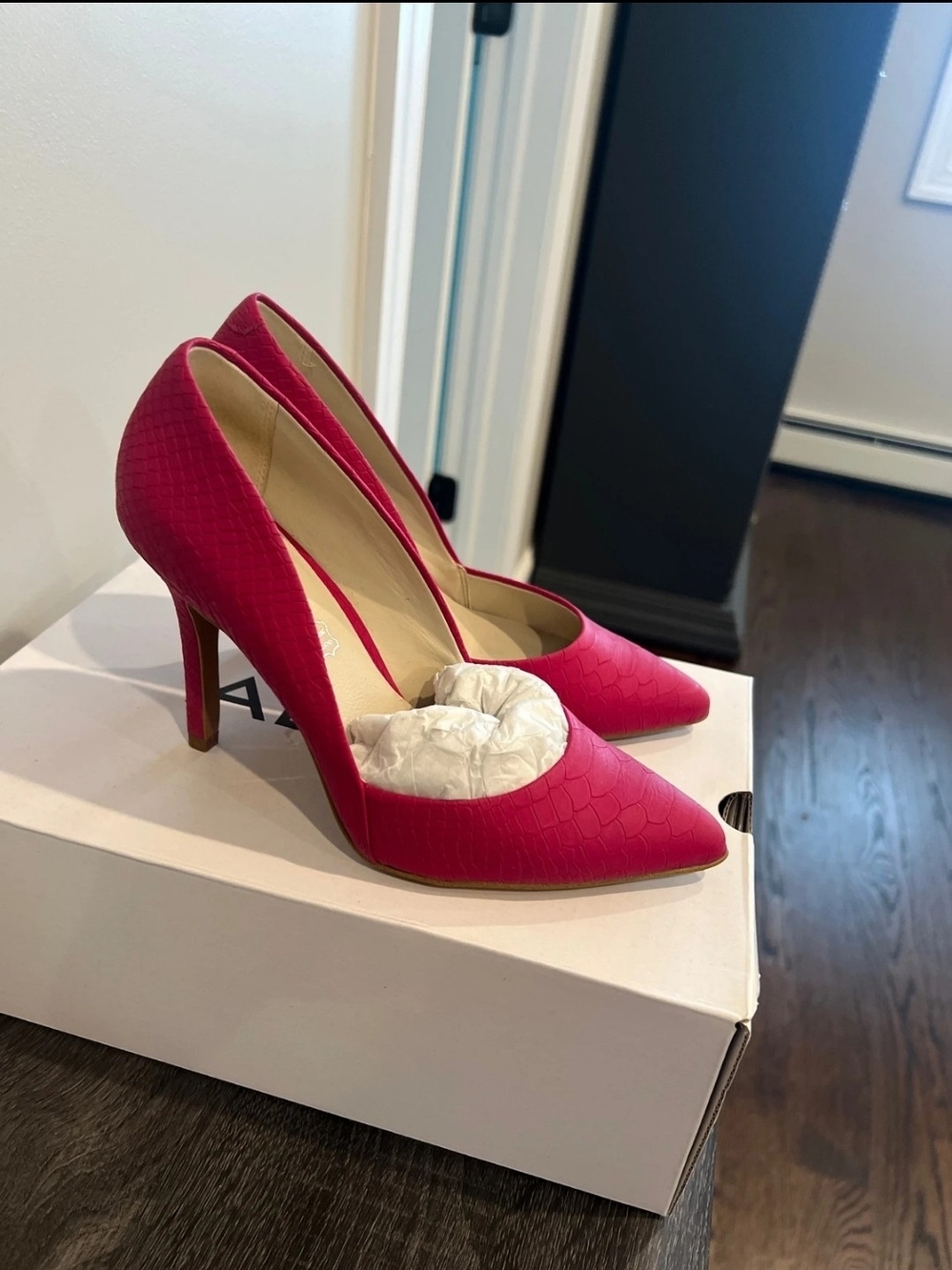 ALDO Women's Bright Fuchsia Pointed-Toe Pumps US 6.5